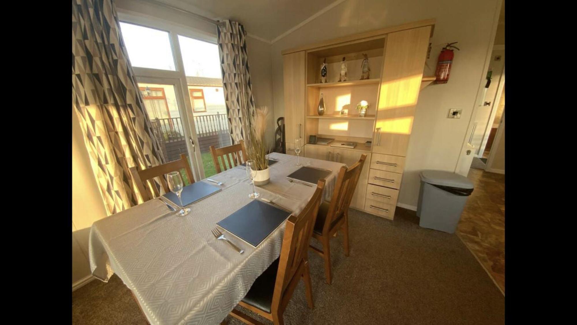 Bumblebee Lodge Tydd St. Giles Eksteriør bilde
